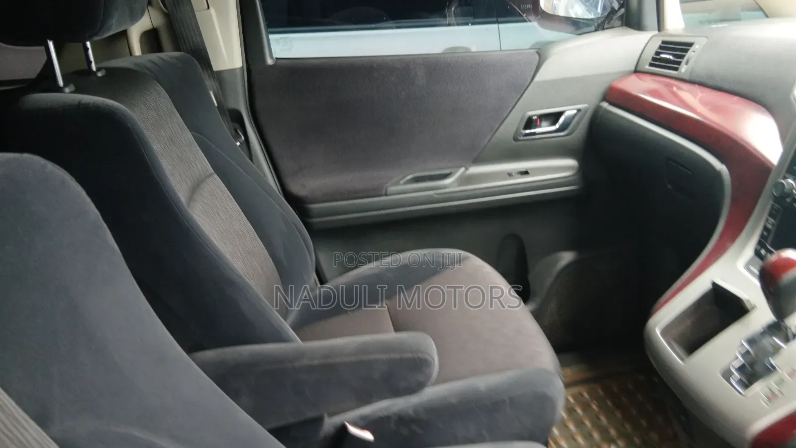 Toyota Alphard 2.4 Petrol FWD 2010