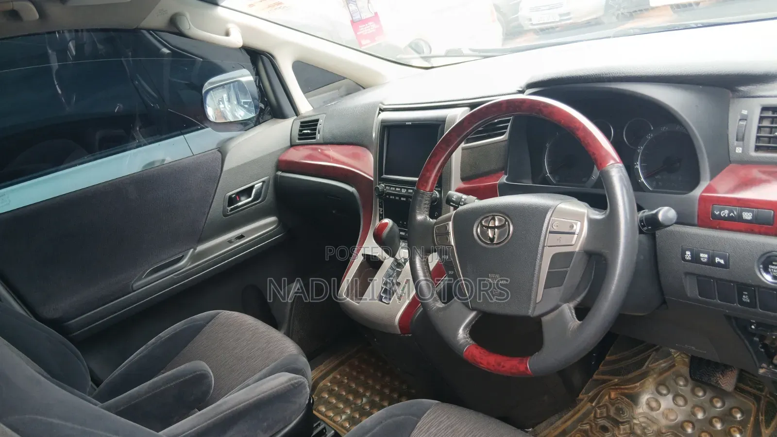 Toyota Alphard 2.4 Petrol FWD 2010