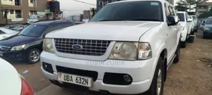 Ford Explorer 2004 White