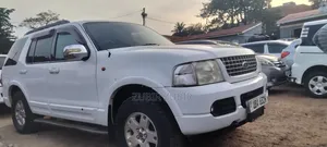 Ford Explorer 2004 White