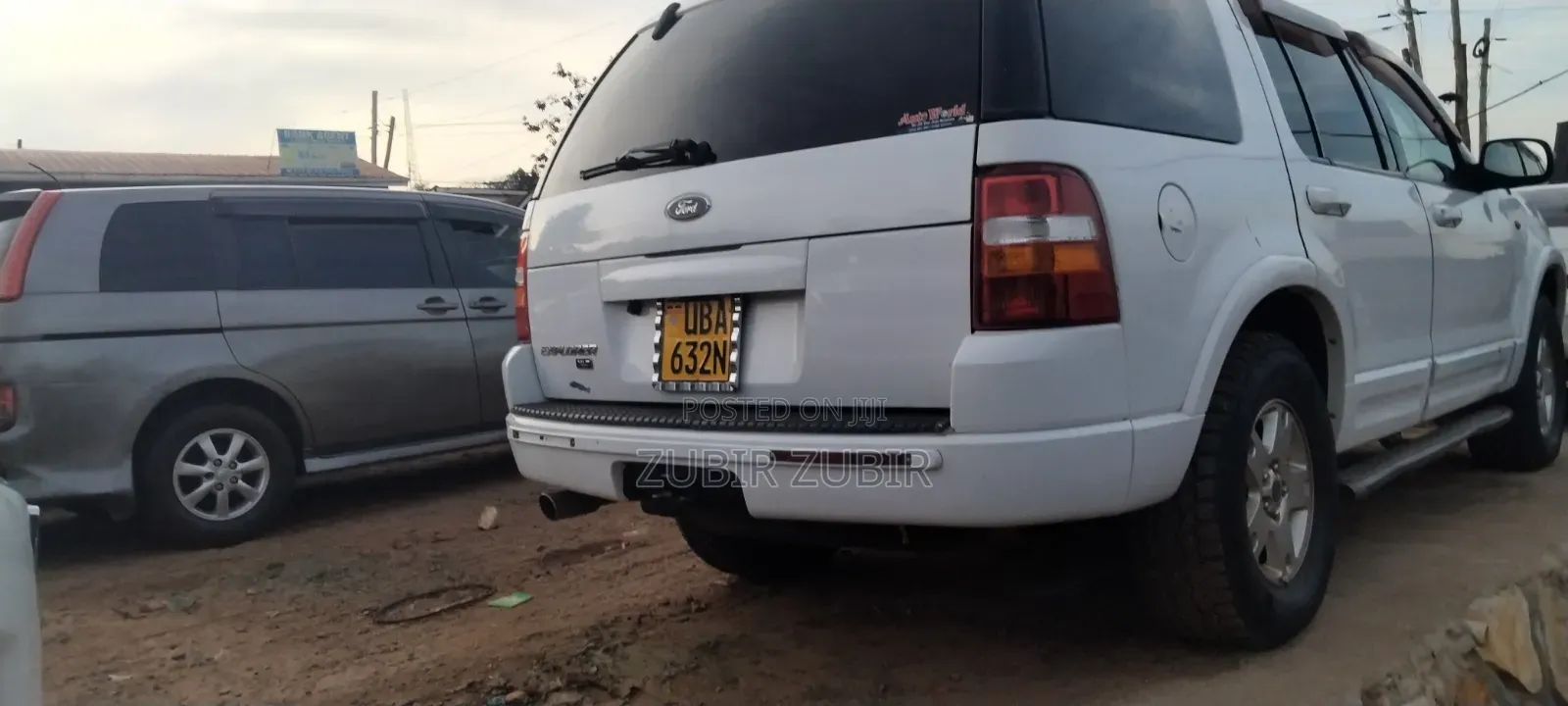 Ford Explorer 2004 White