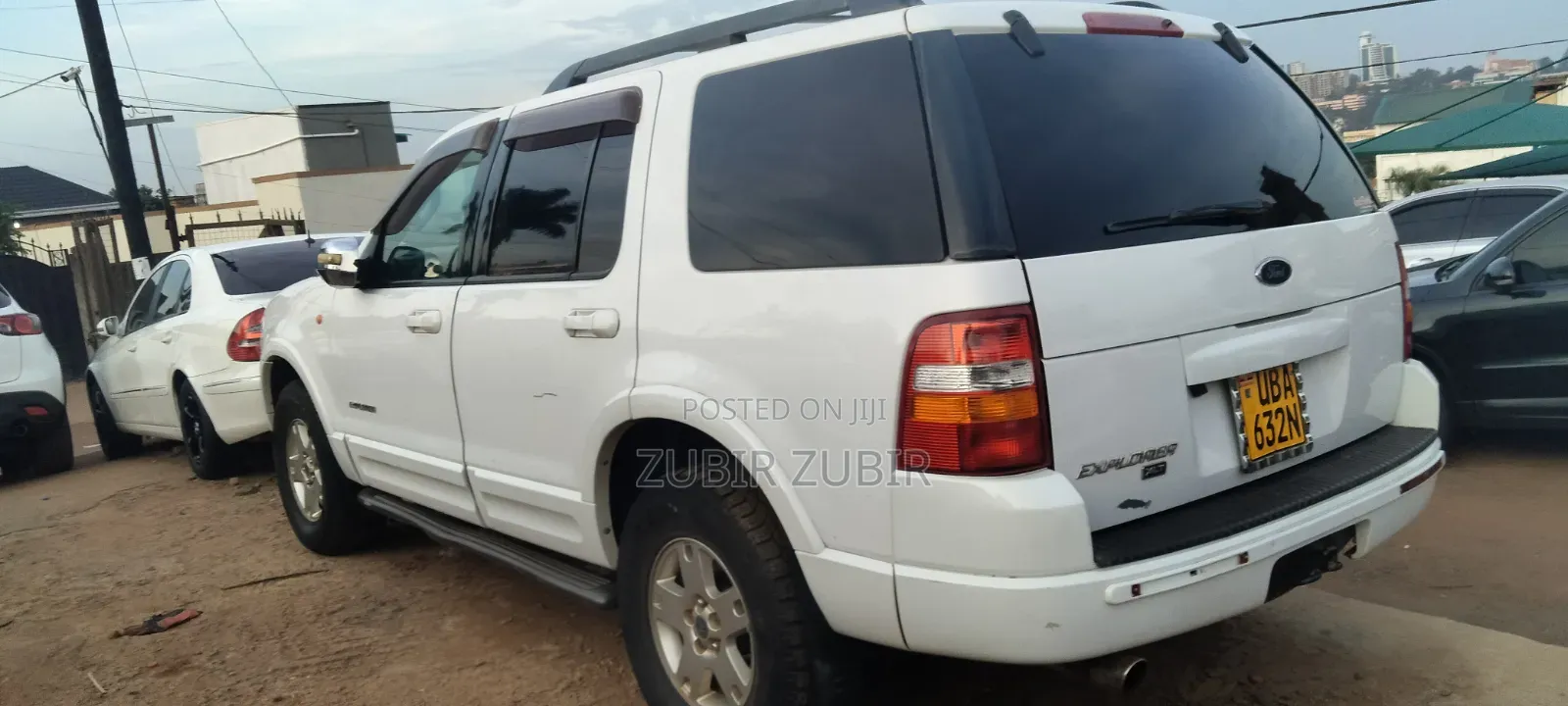 Ford Explorer 2004 White
