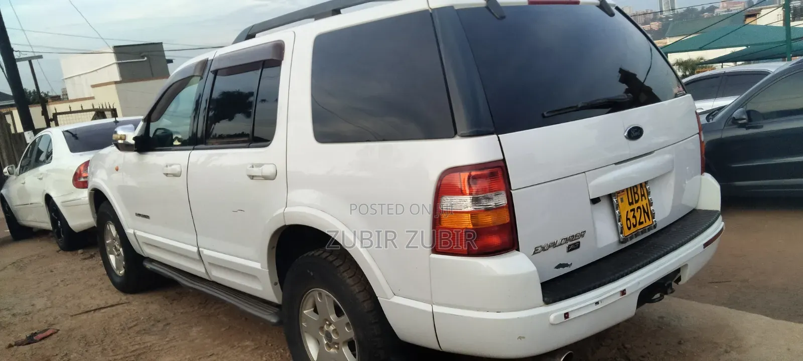 Ford Explorer 2004 White