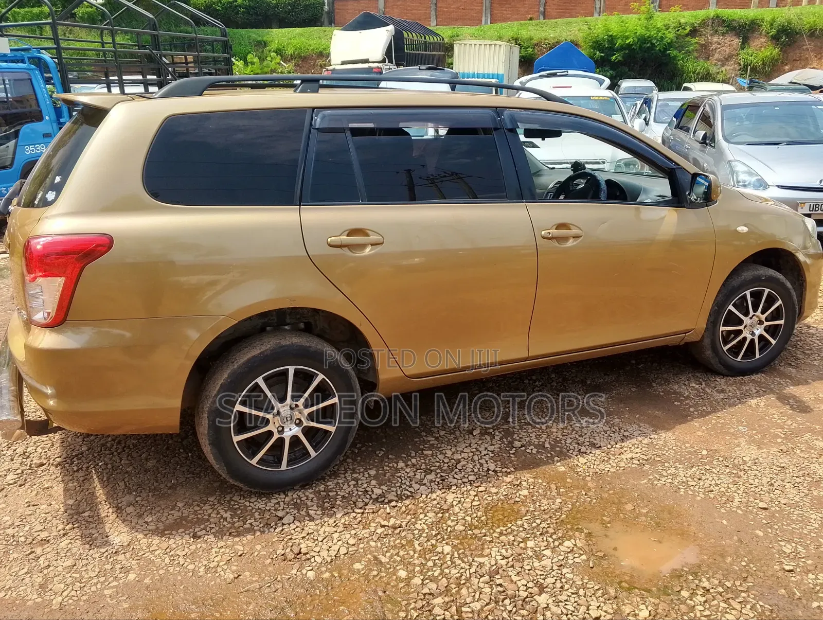 Toyota Corolla Fielder 2010 Gold