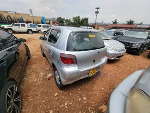 Toyota Vitz 2003 Silver
