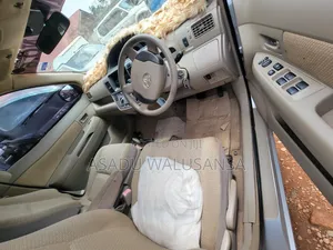 Toyota Raum 2006 Silver