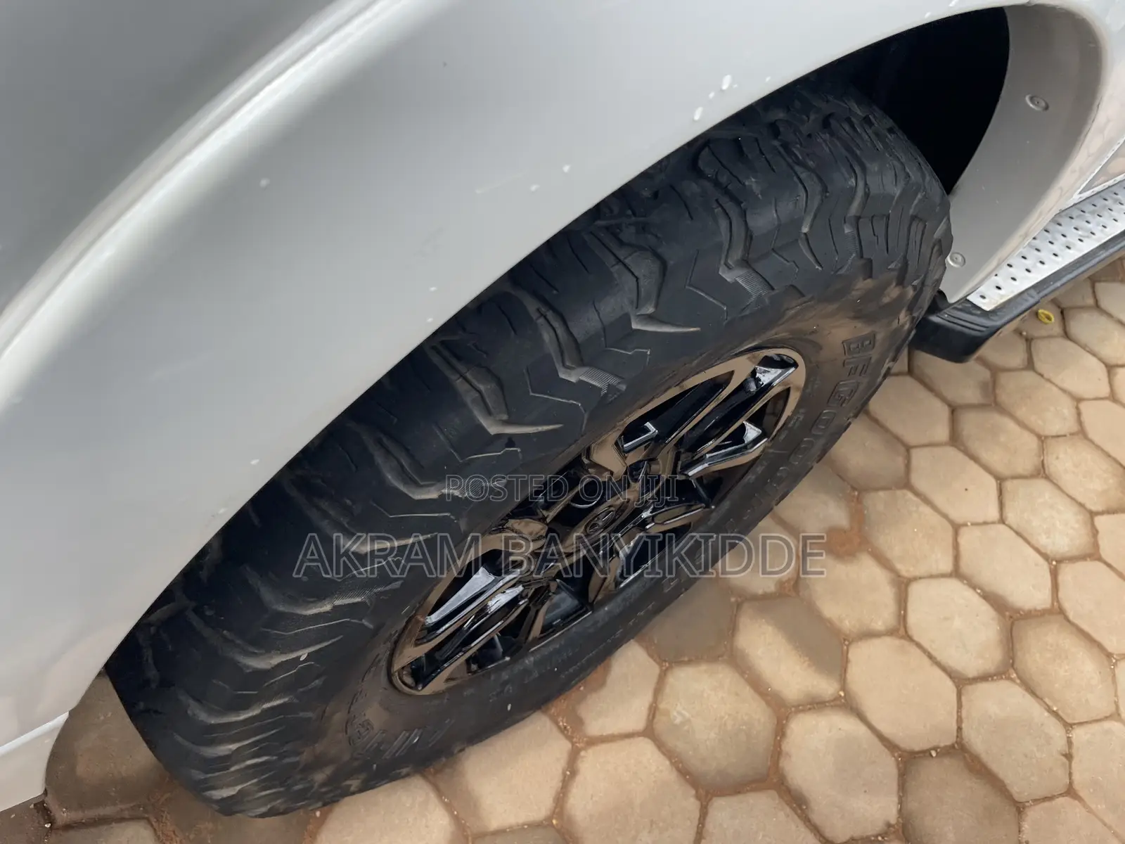 Mitsubishi Pajero 2010 White