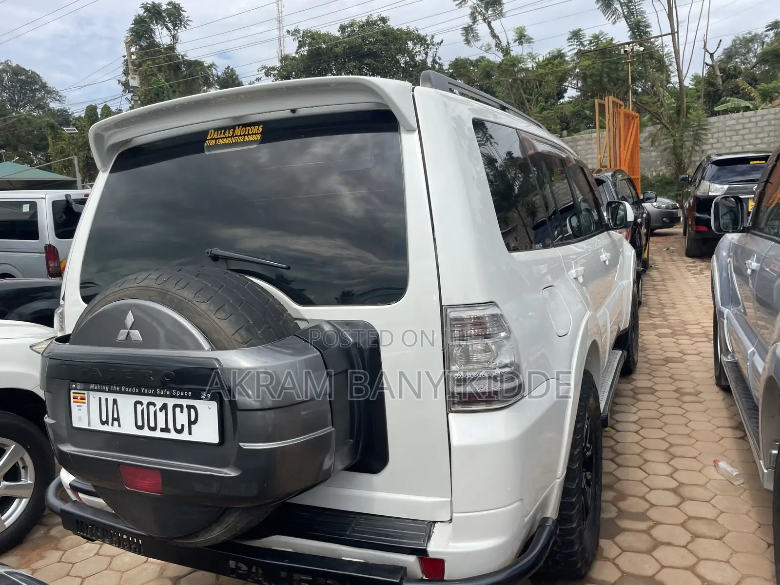 Mitsubishi Pajero 2010 White