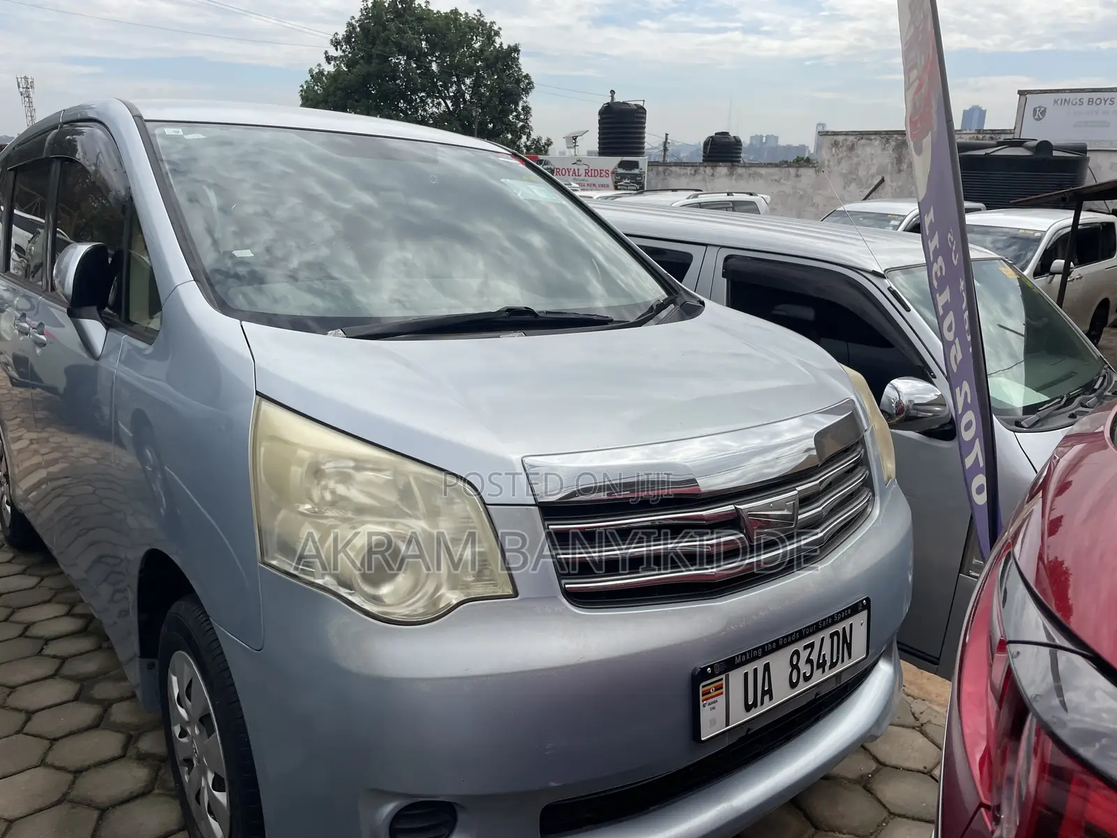 Toyota Noah 2013 Blue