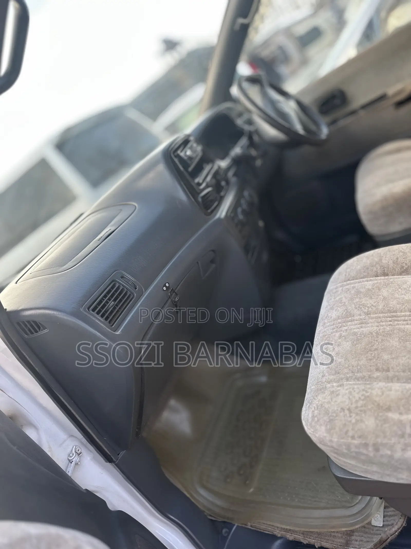 Toyota Noah 2002 White