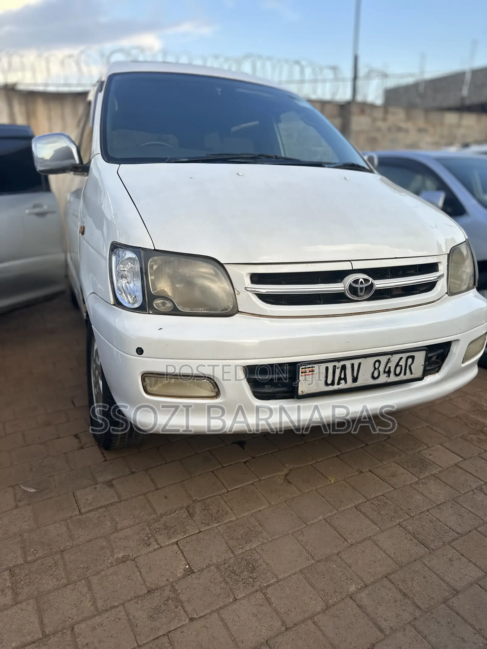 Toyota Noah 2002 White