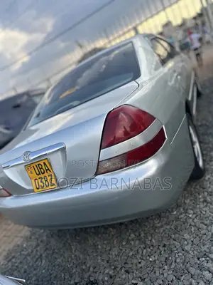 Toyota Mark II 2000 Silver