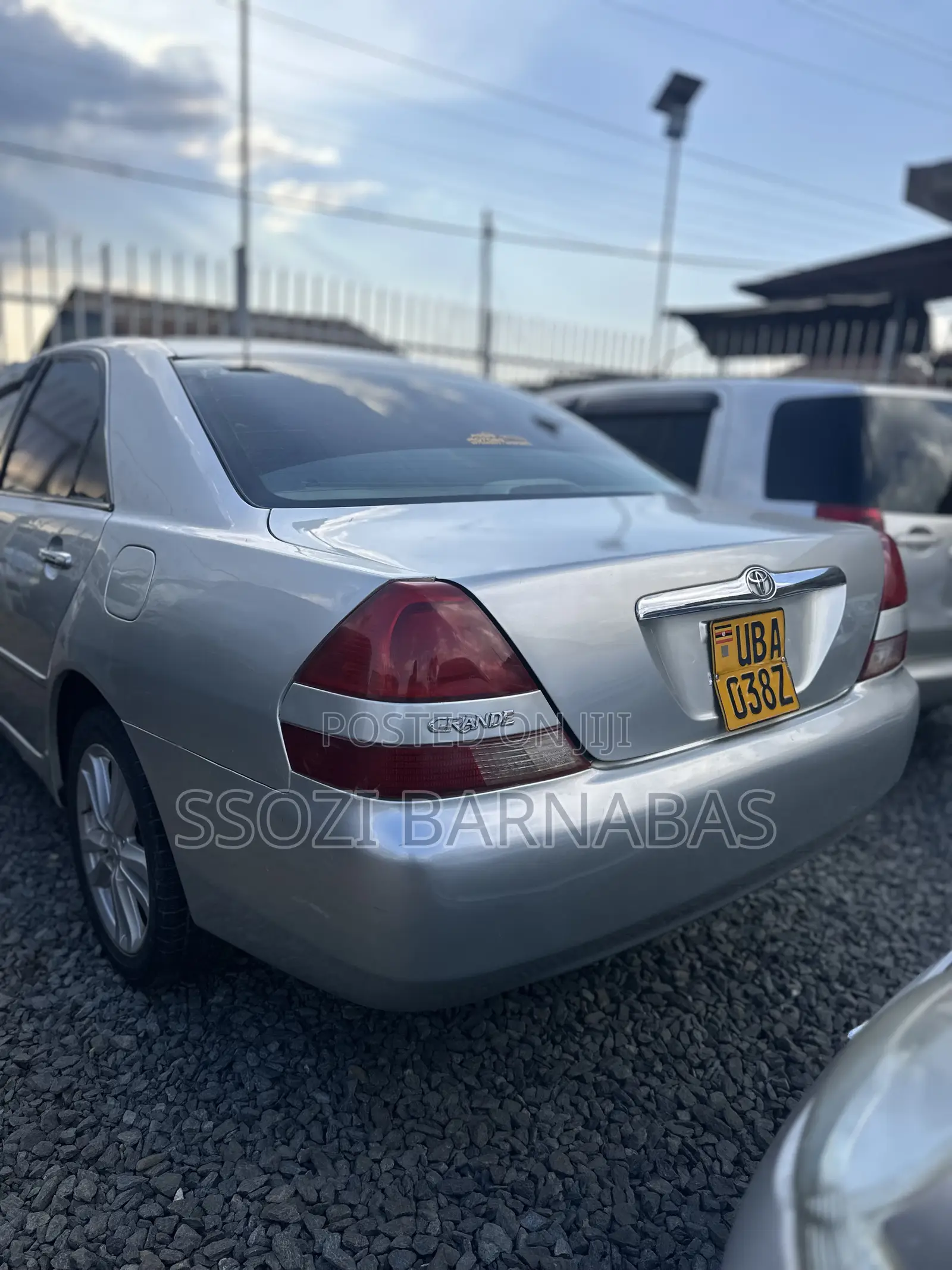 Toyota Mark II 2000 Silver