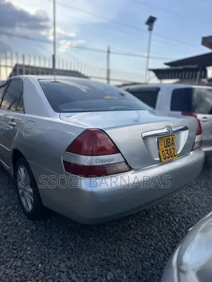 Toyota Mark II 2000 Silver