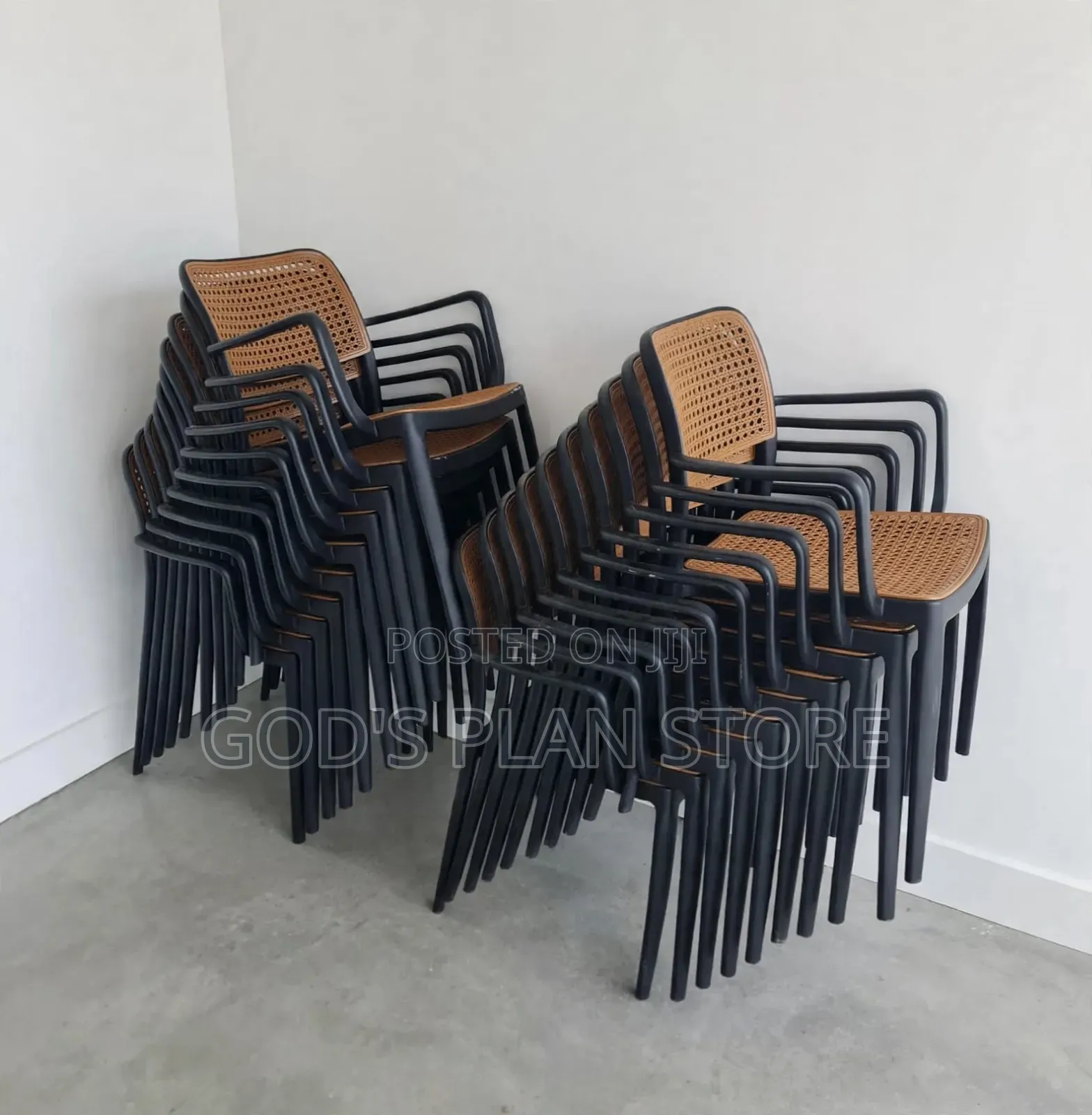 Iso Plastic Chairs Plastic Chairs for Garden Beach and Restaurant