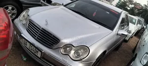 Mercedes-Benz 200E 2005 Silver