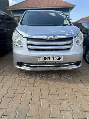 Toyota Noah 2008 Silver