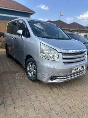 Toyota Noah 2008 Silver