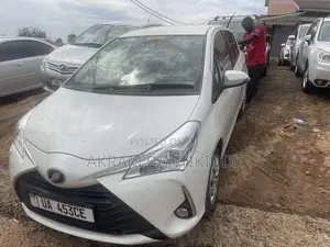Toyota Vitz 2017 White