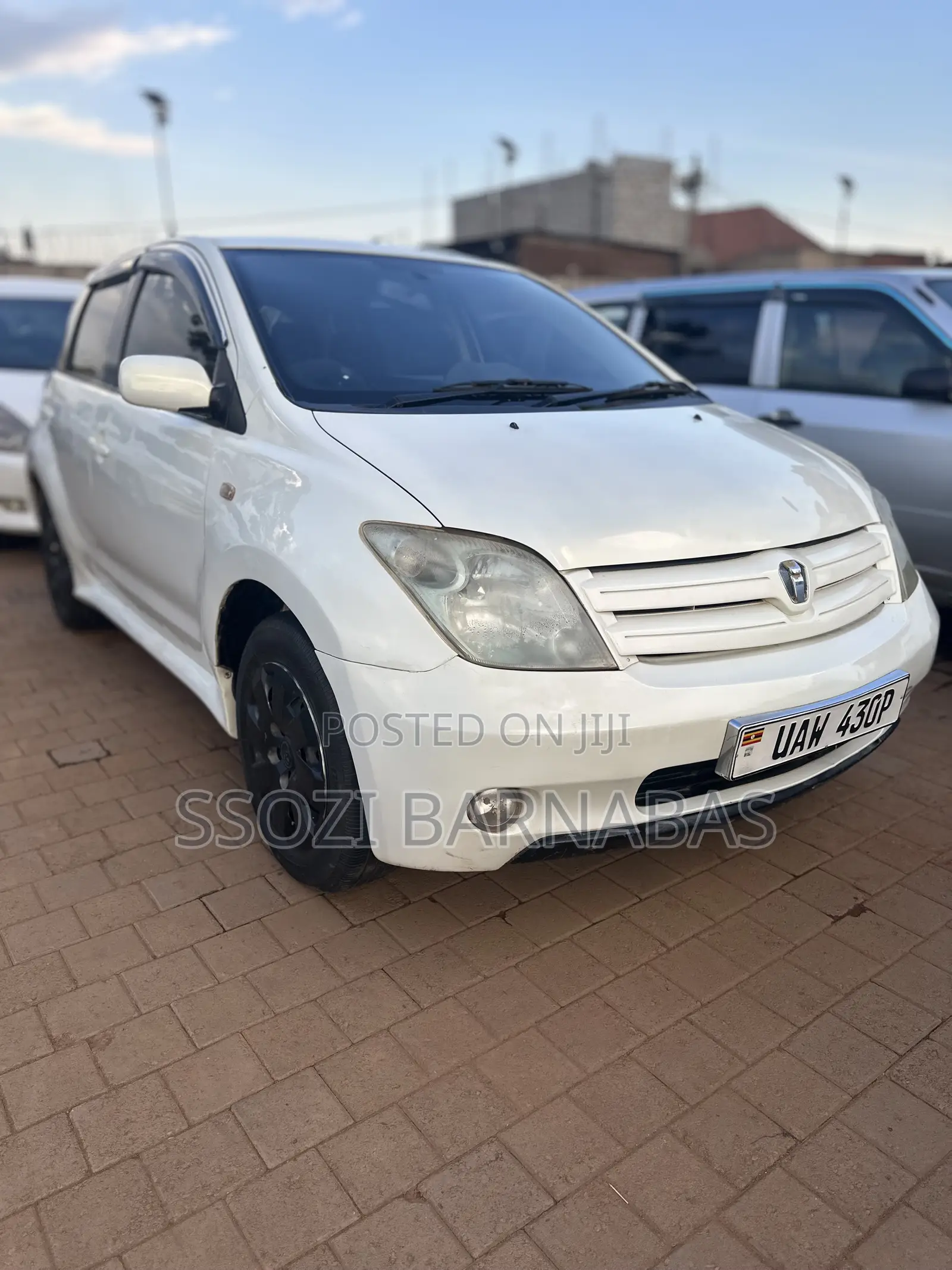 Toyota IST 2003