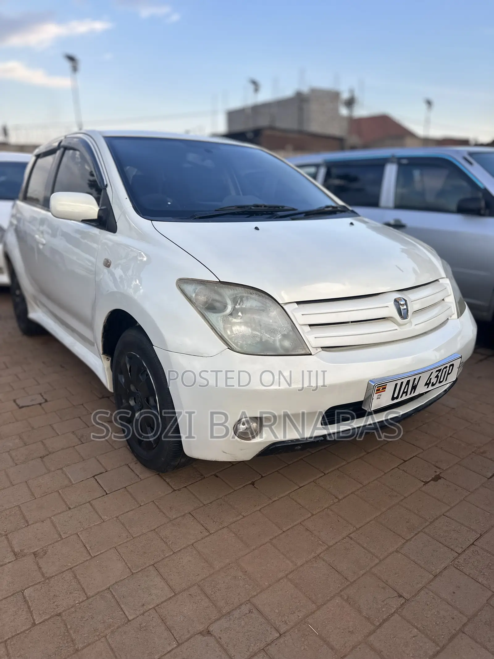 Toyota IST 2003