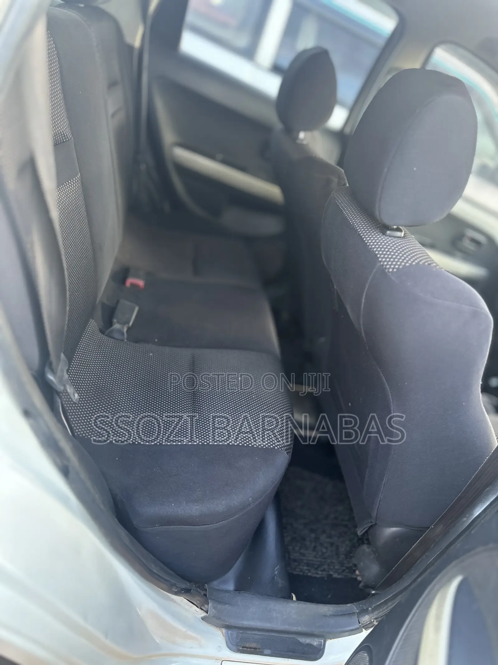 Toyota IST 2003
