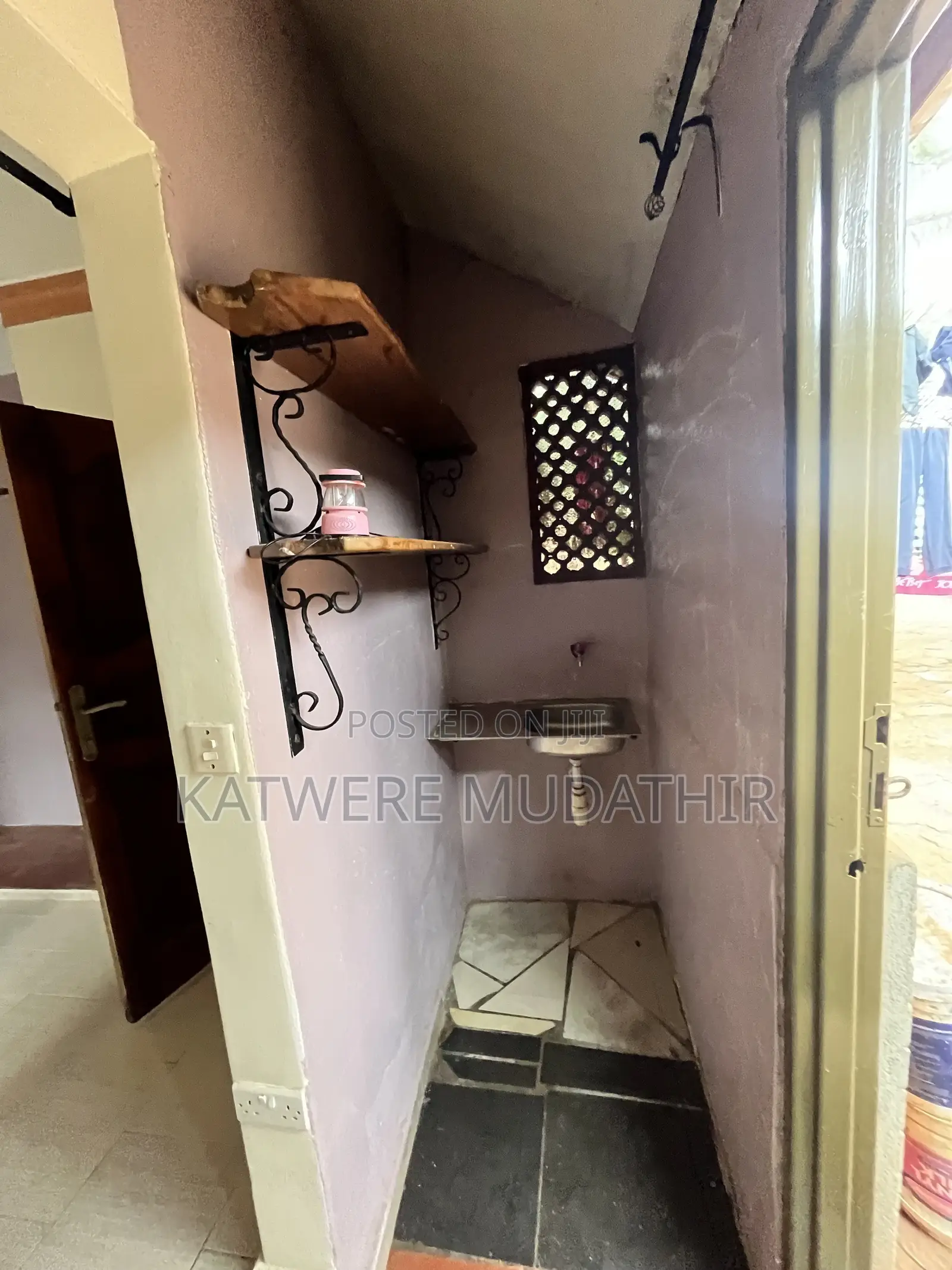 1bdrm Bungalow in Mpererwe, Central Division for rent