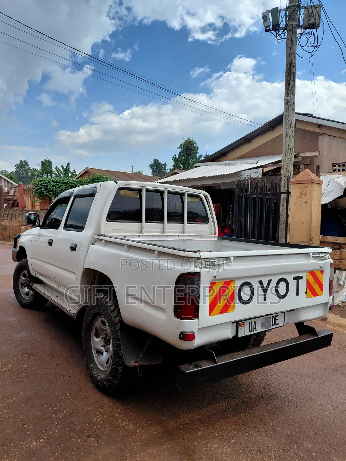 Toyota Hilux 1998 White
