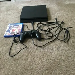 PS4 Slim – Strong Performance for Every Gaming Session!
