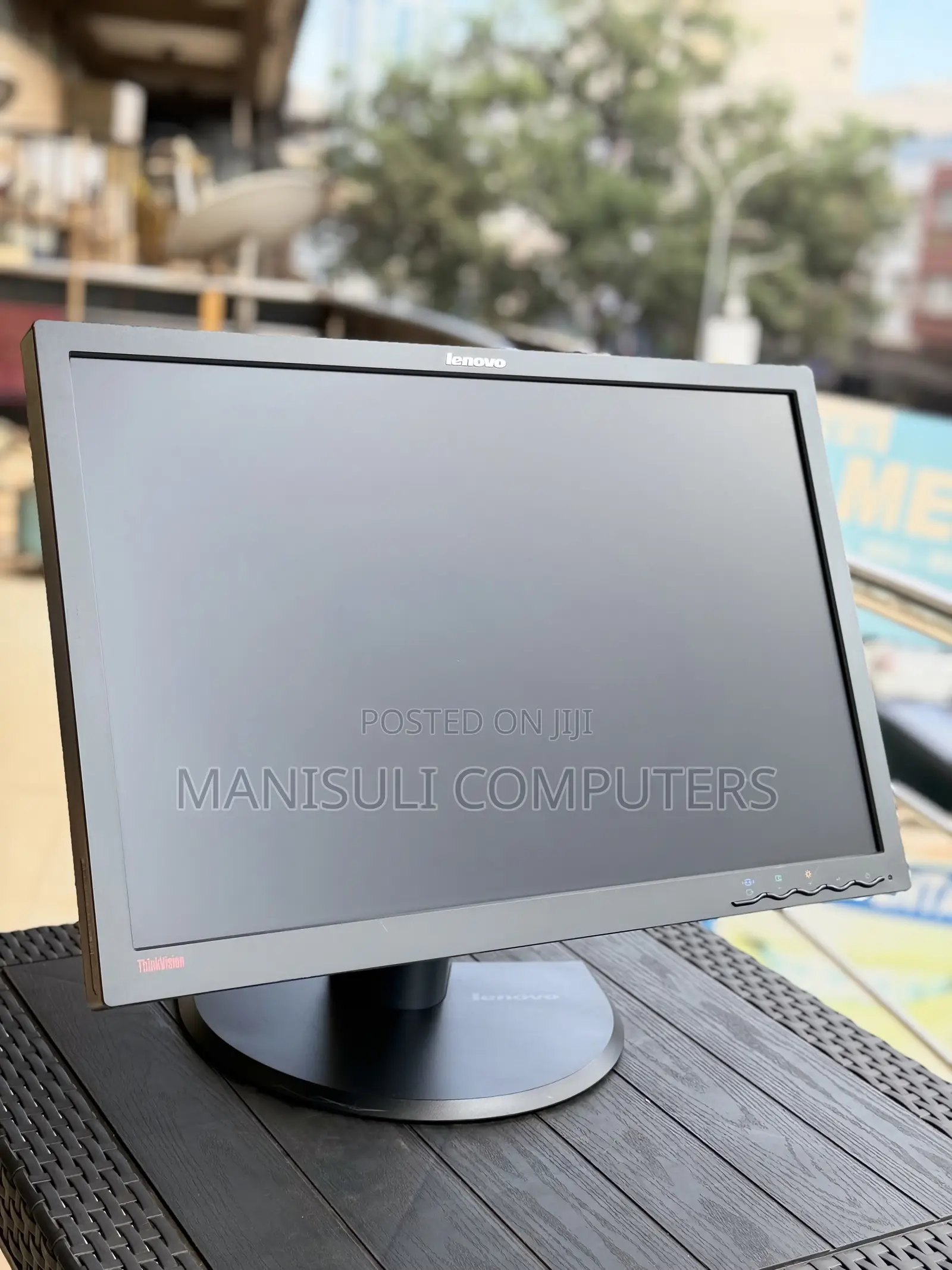 Lenovo IPs 24 Inch Screen