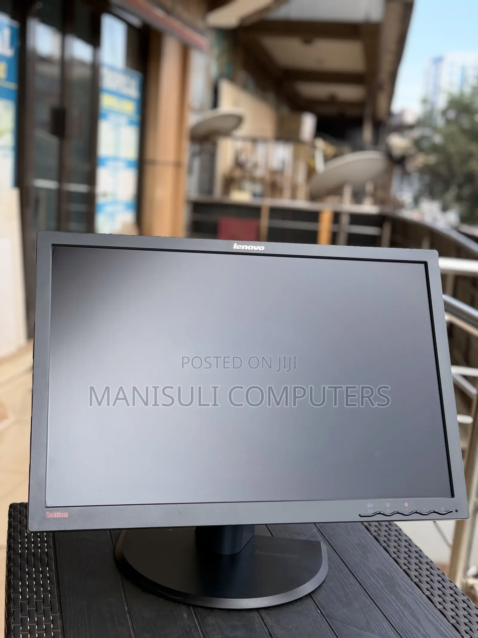 Lenovo IPs 24 Inch Screen