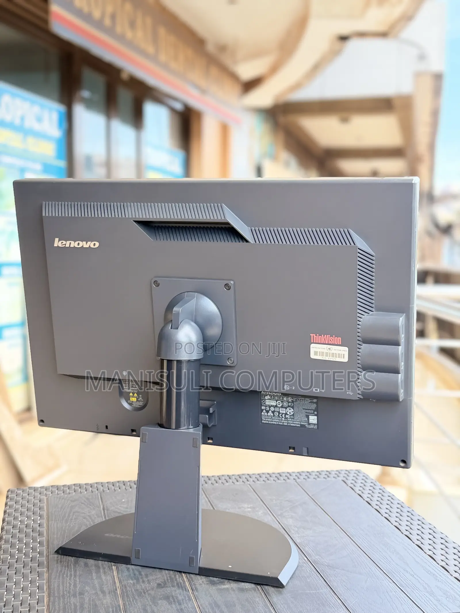 Lenovo IPs 24 Inch Screen