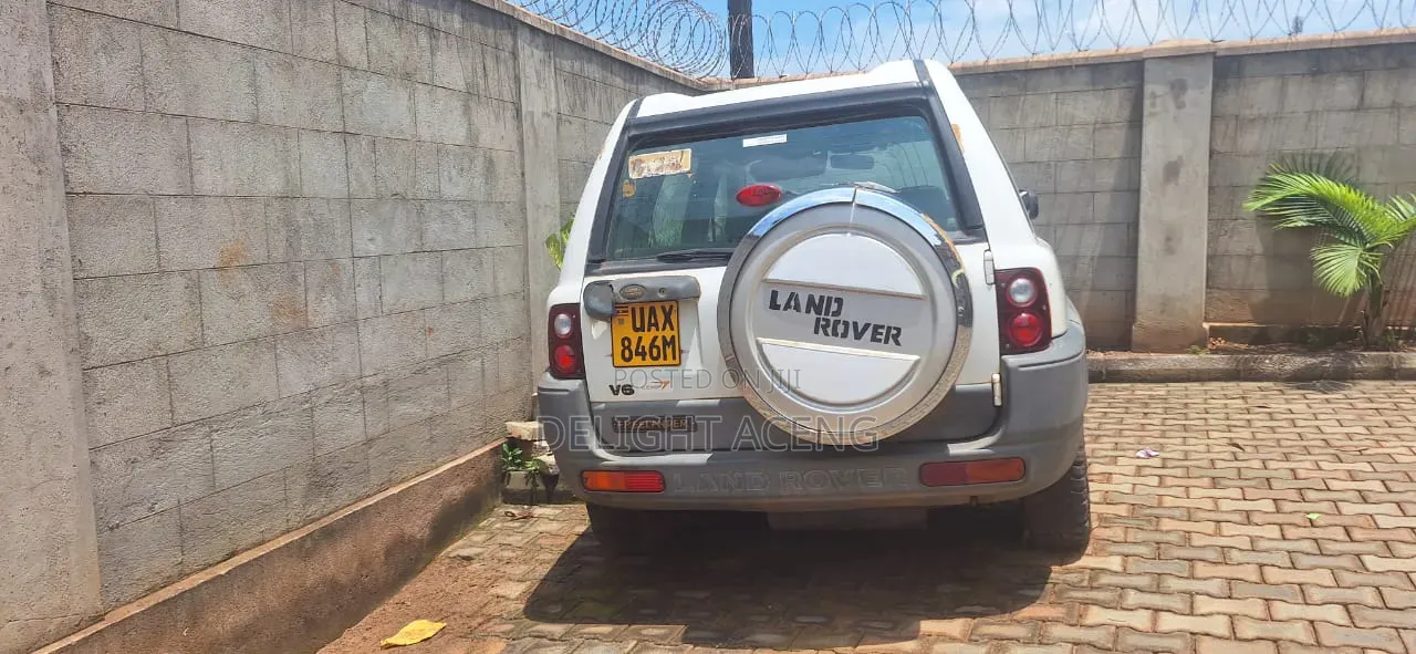 Land Rover Freelander 2002 White