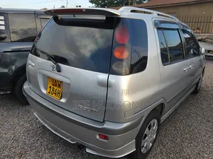 Toyota Raum 2003 Silver