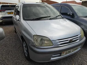 Toyota Raum 2003 Silver