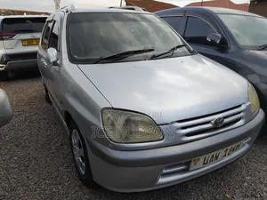 Toyota Raum 2003 Silver