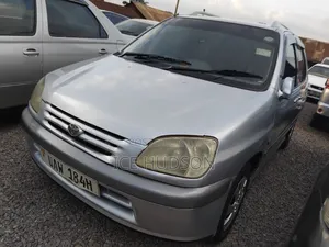 Toyota Raum 2003 Silver