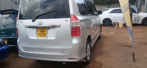Toyota Noah 2008 Silver