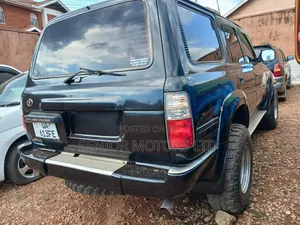 Toyota Land Cruiser 2000 Black