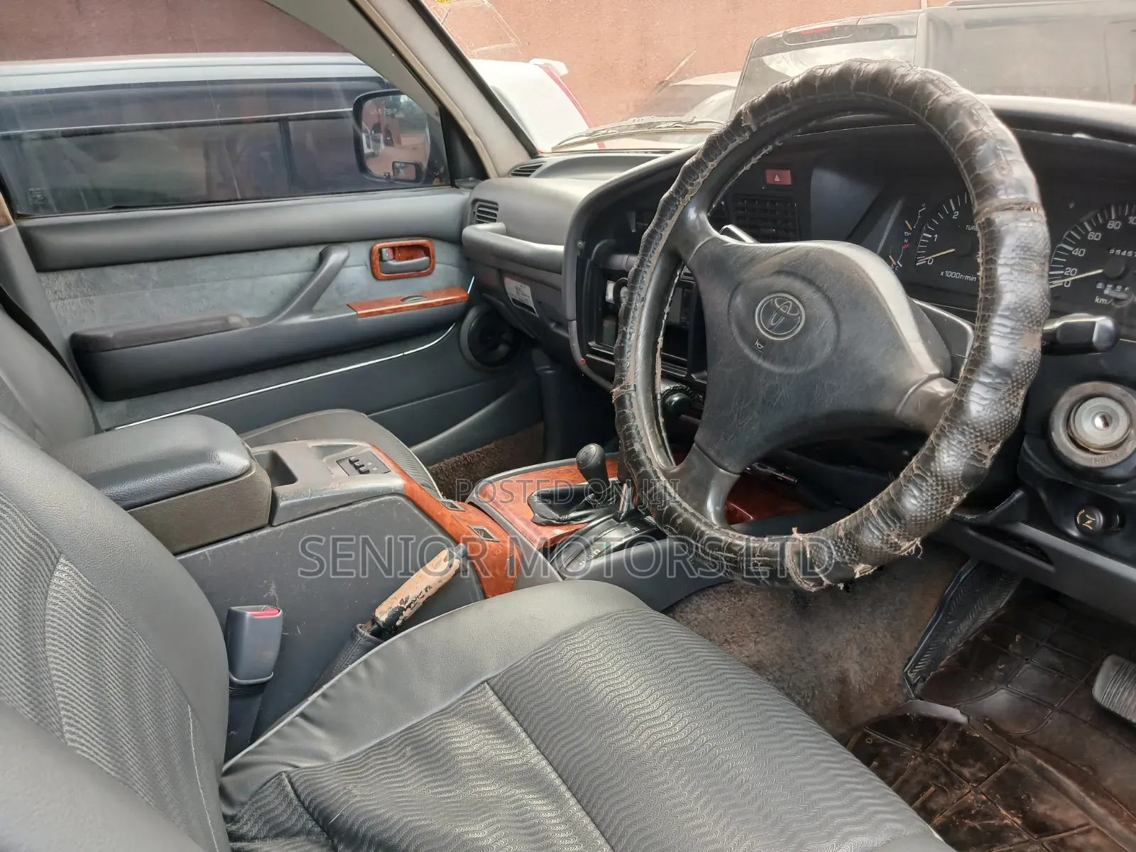 Toyota Land Cruiser 2000 Black