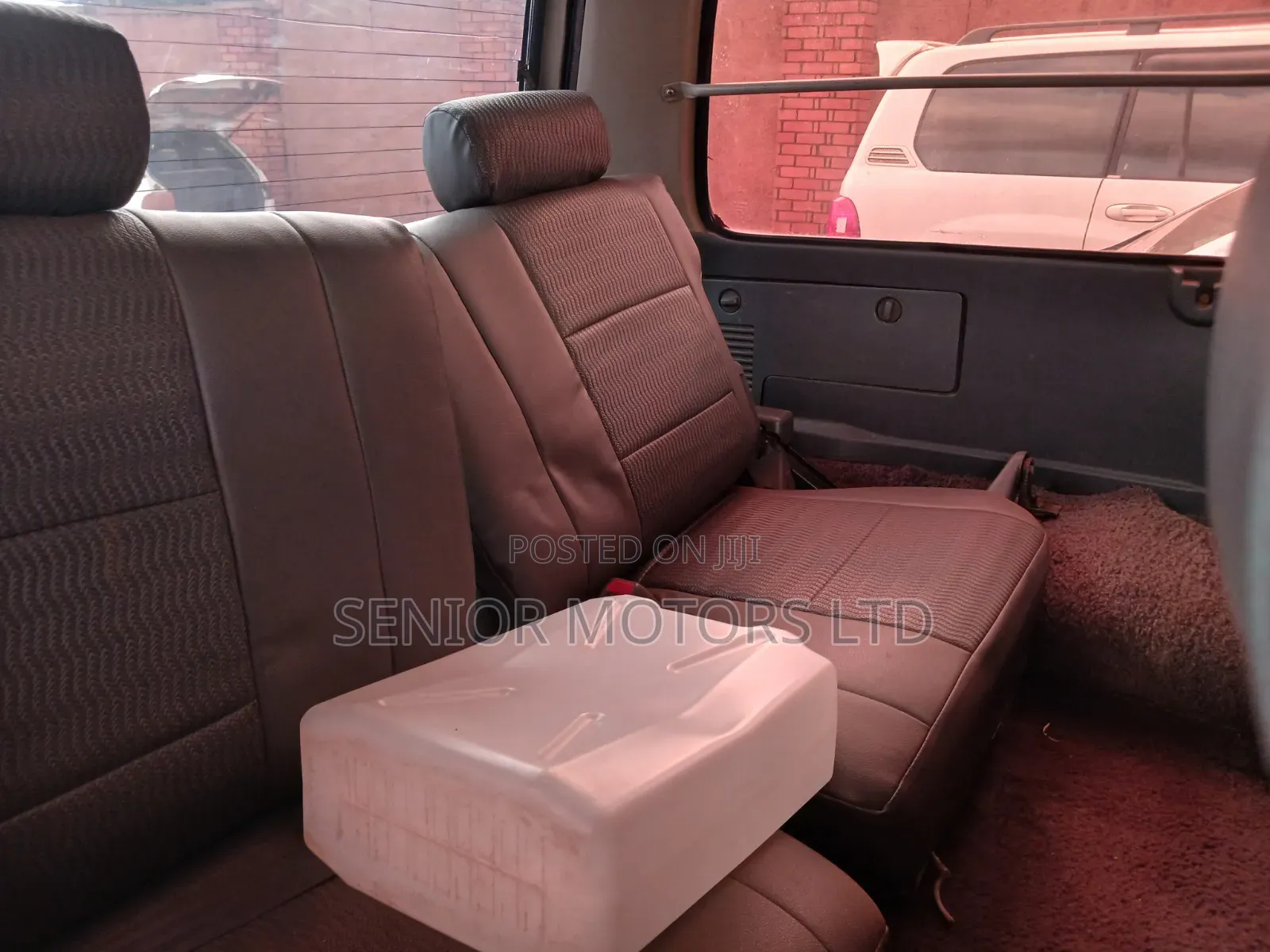 Toyota Land Cruiser 2000 Black