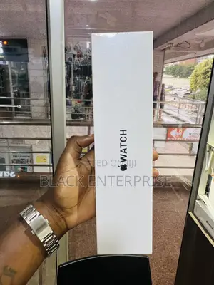 Brand New Apple Watch Se 3 2nd Generation 40mm Midnight