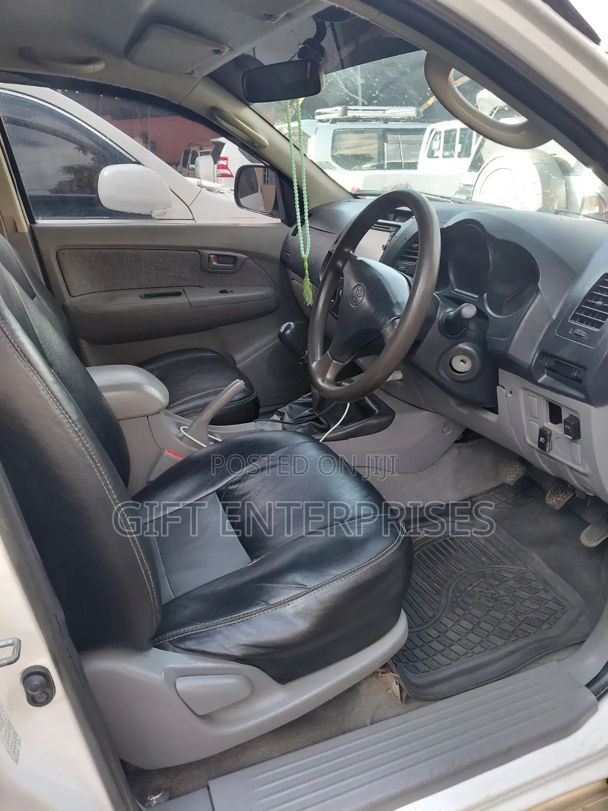 Toyota Hilux 2012 White