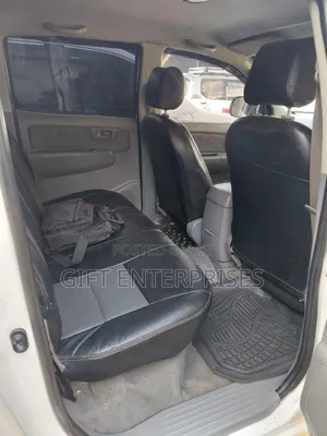 Toyota Hilux 2012 White