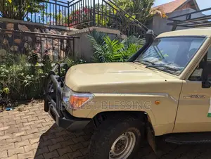Toyota Land Cruiser 2006 Beige