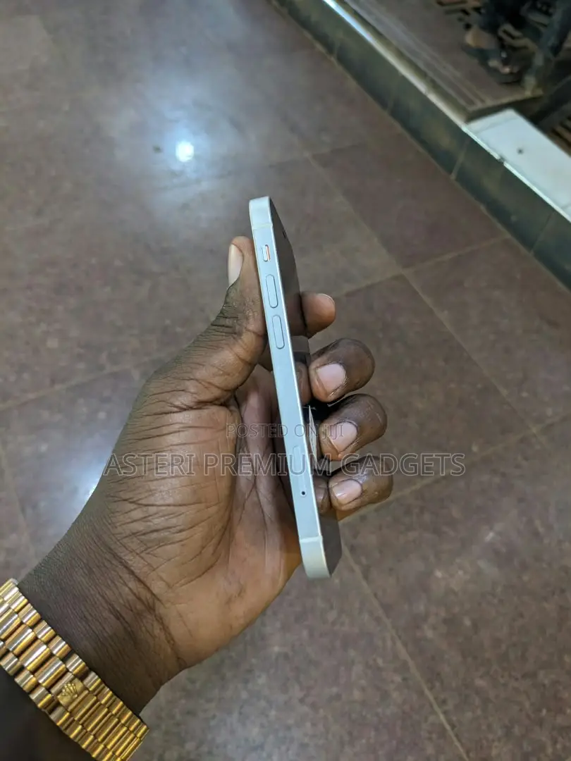 Apple iPhone 16 256 GB White