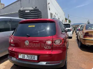 Volkswagen Tiguan 2012 Maroon