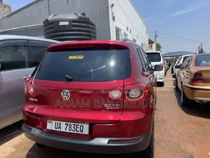 Volkswagen Tiguan 2012 Maroon