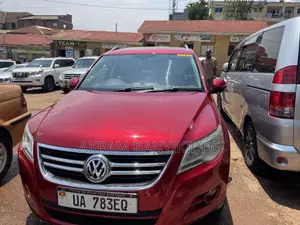 Volkswagen Tiguan 2012 Maroon