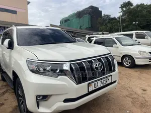 Toyota Land Cruiser Prado 2016 White